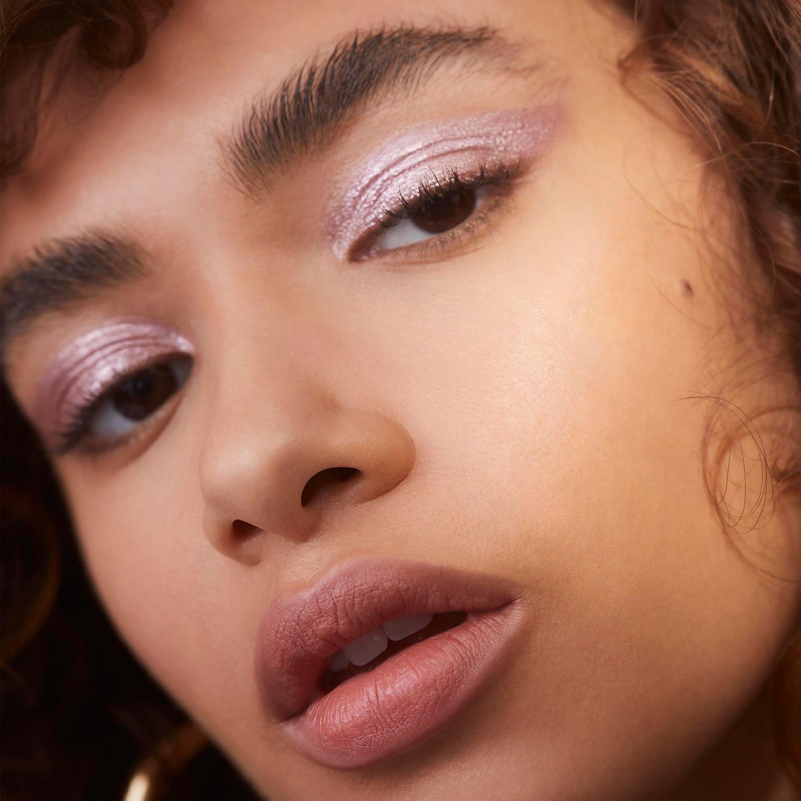 Liquid Metallic Eyeshadow