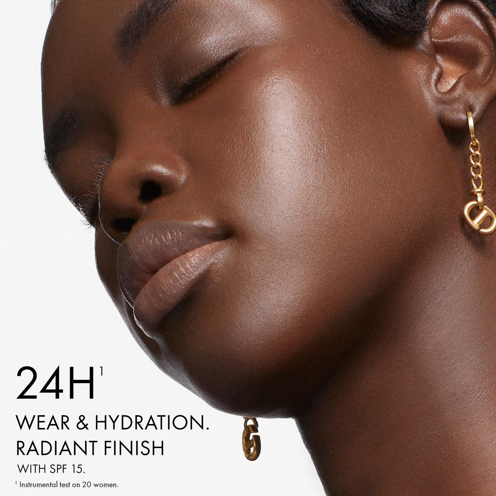 Dior - 2N Neutral Dior Forever Fluid Skin Glow Foundation