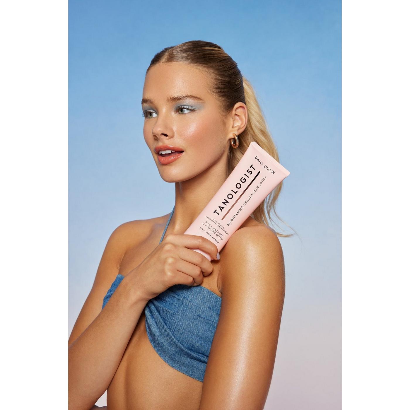 Daily Glow - Brightening Gradual Tan Lotion