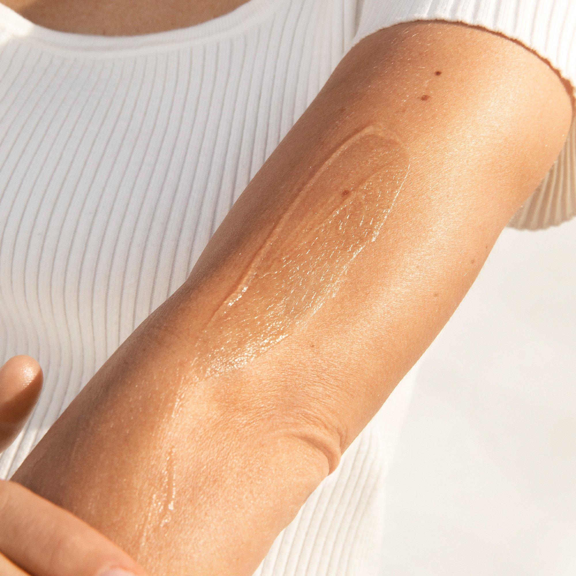 Невидимое солнцезащитное средство для тела SPF 40 Supergoop! Unseen Sunscreen — фото 4