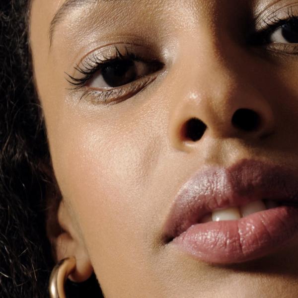 Well People Expressionist Volumizing Mascara #3