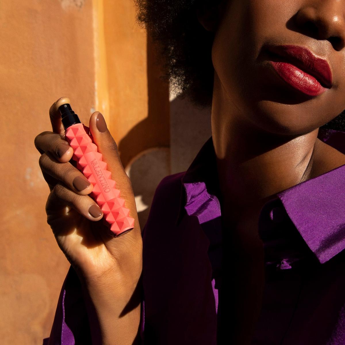 Donna Born In Roma Coral Fantasy Eau de Parfum Travel Spray