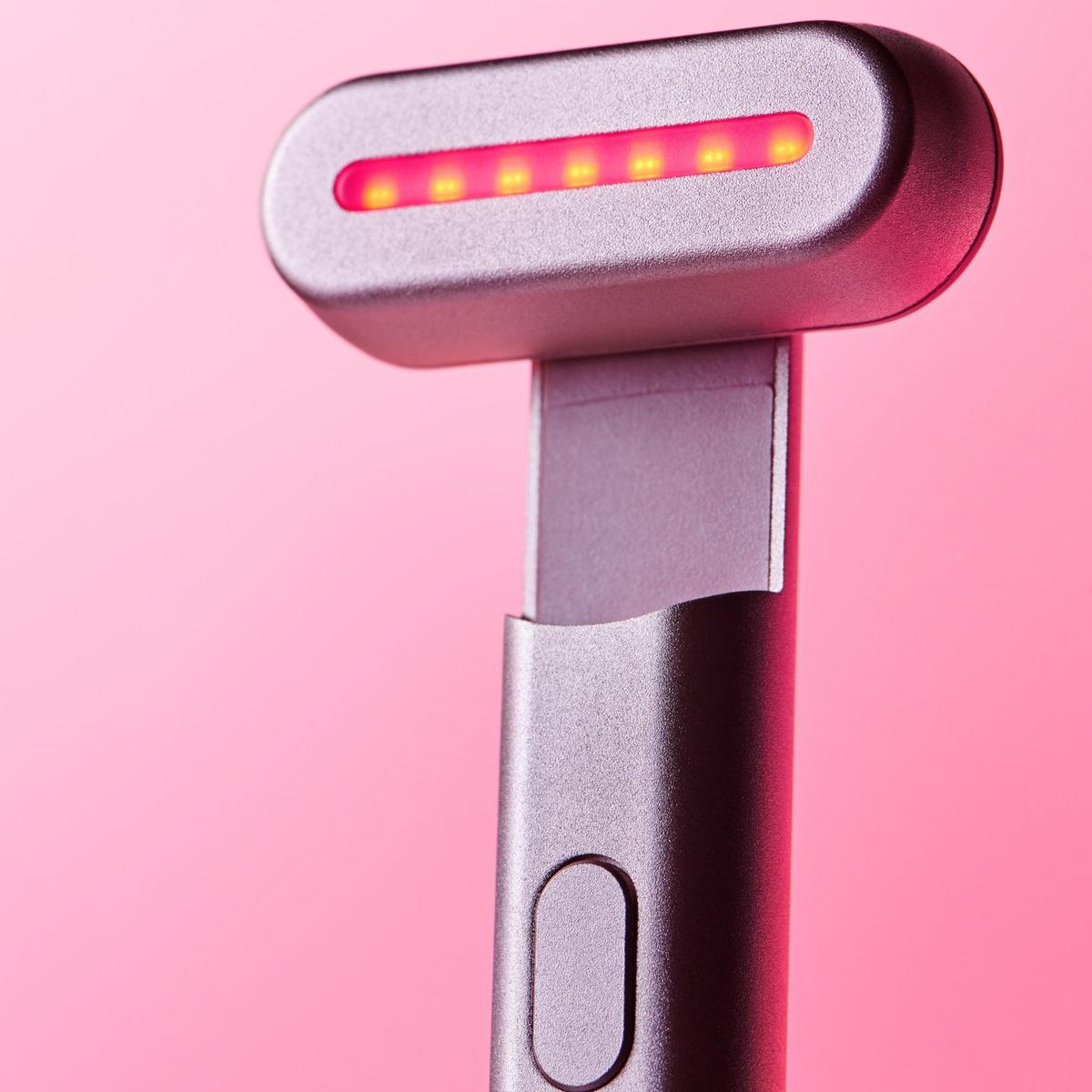 Solawave 4-in-1 Skincare Wand with on sale Red Light Therapy, Pink, NEW