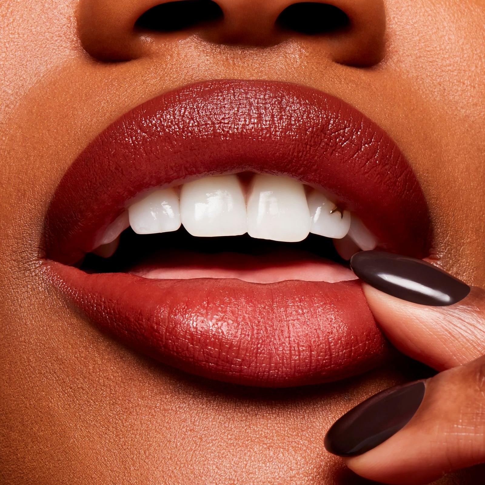 Powder Kiss Velvet Blur Slim Moisturizing Matte Lipstick