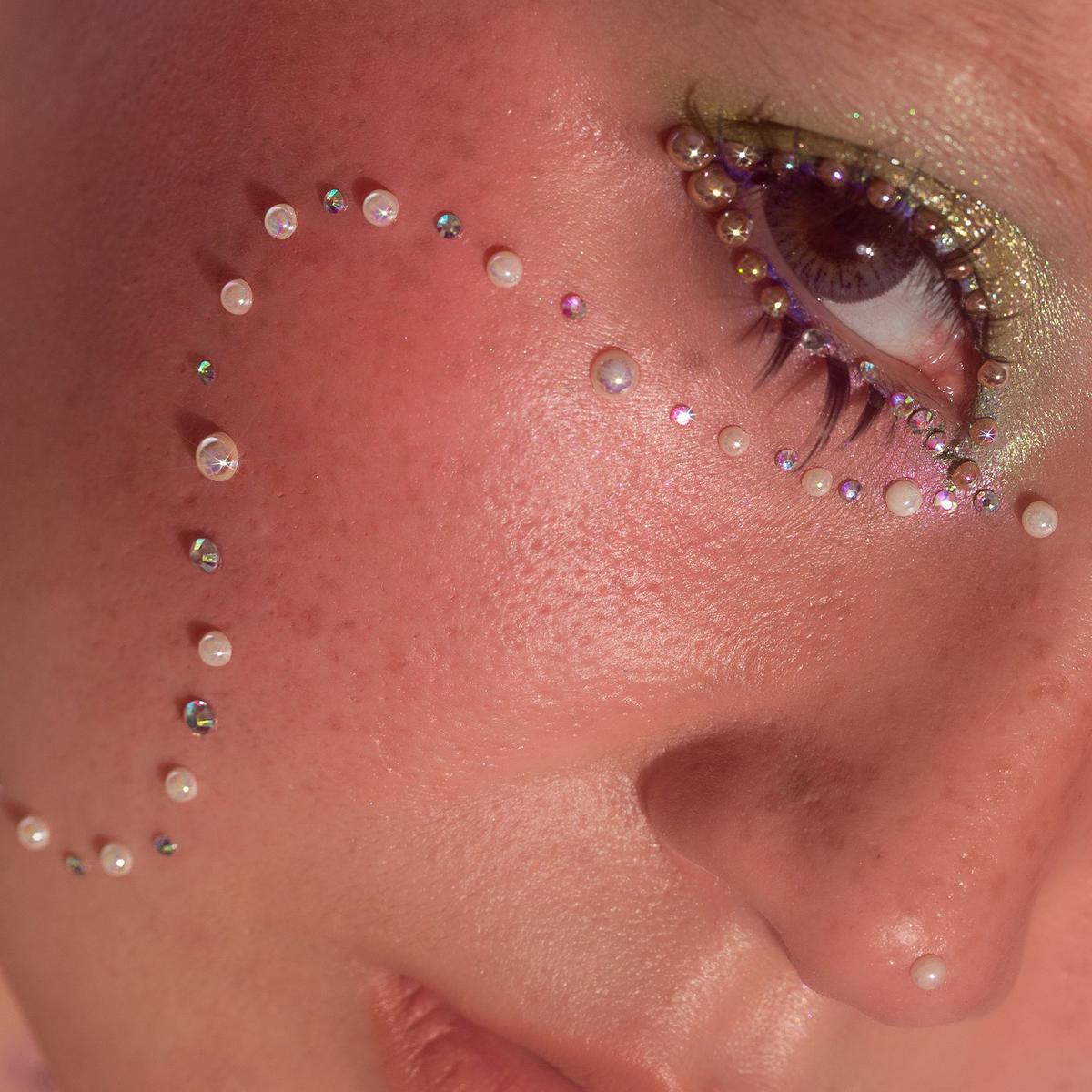 Classic Iridescent Self-Adhesive Face Pearls