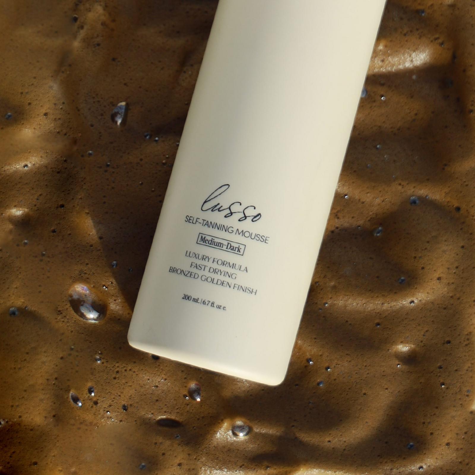 Lusso Self-Tanning Mousse in Medium to Dark