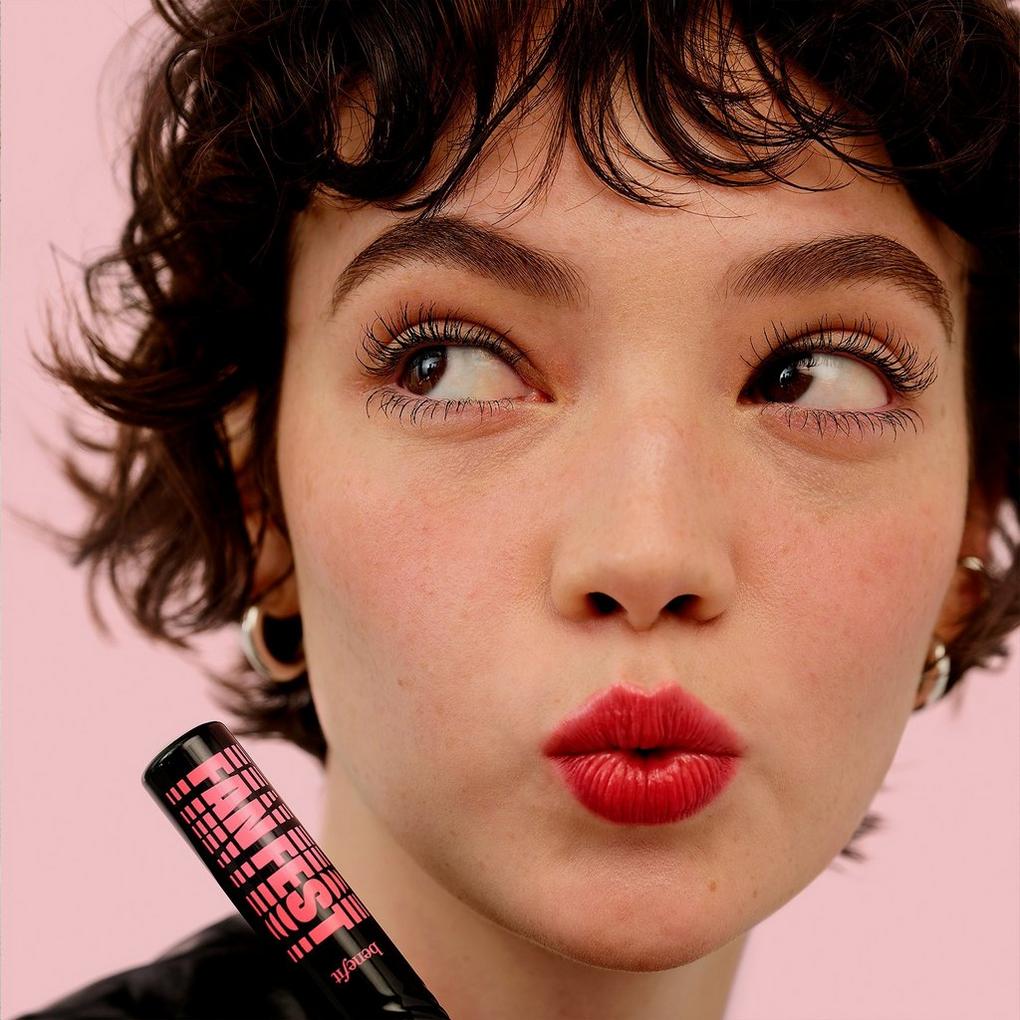 CHANEL Receive a Complimentary LE VOLUME DE Mascara sample with any mascara  purchase - Macy's
