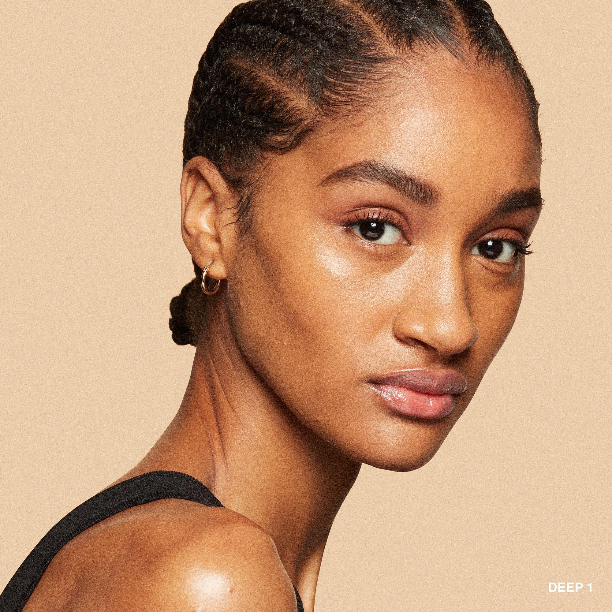 Тонированный увлажняющий крем SPF 15 Bobbi Brown Vitamin Enriched Skin, цвет: Глубокий 1 — фото 4