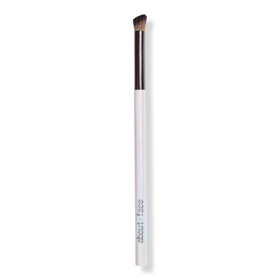 about-face Define + Blend Crease Powder Brush #1