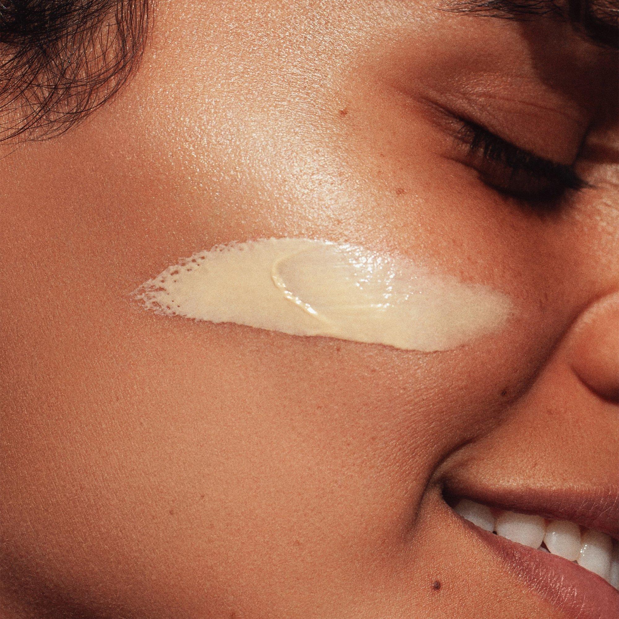 OLEHENRIKSEN Минеральное солнцезащитное средство Ole Henriksen Banana Bright SPF 30 с витамином C — фото 5