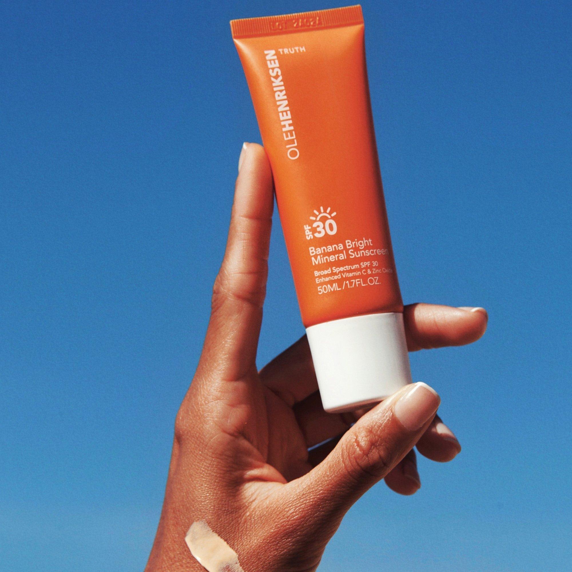 OLEHENRIKSEN Минеральное солнцезащитное средство Ole Henriksen Banana Bright SPF 30 с витамином C — фото 7