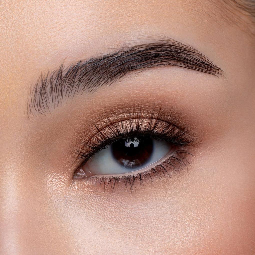 The power of lashes short and dense volume set on this mama