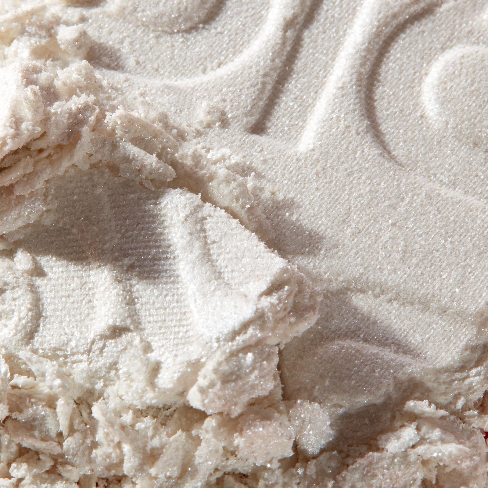 Oh My Glow Powder Highlighter - Diamond