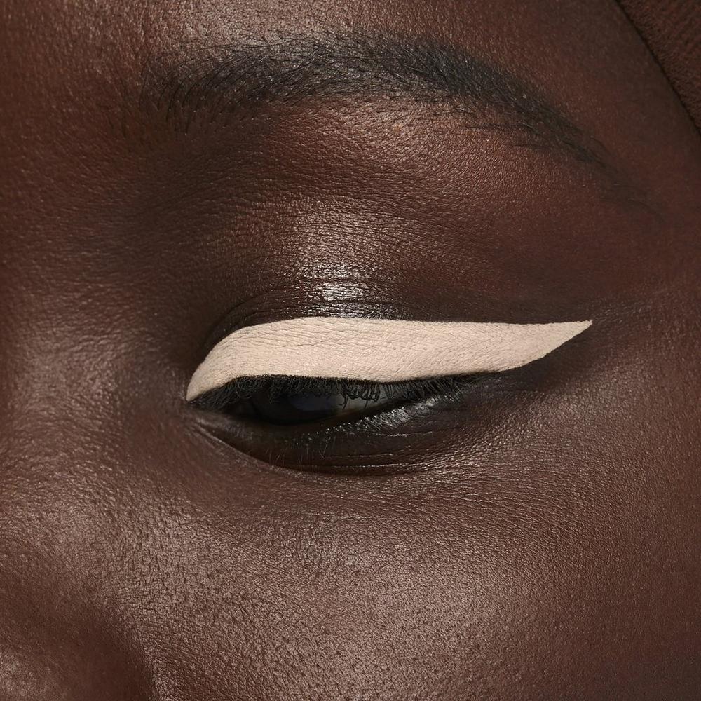 *69 Gel Eyeliner