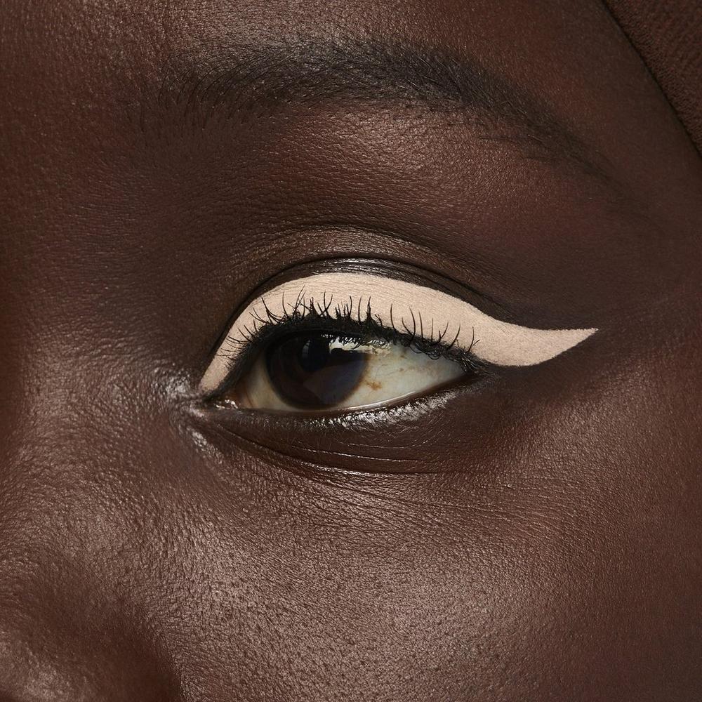 *69 Gel Eyeliner