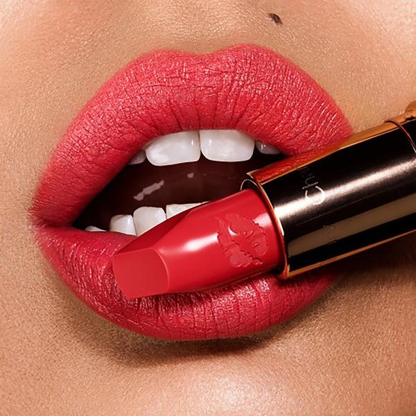 Hot Lips Lipstick 3