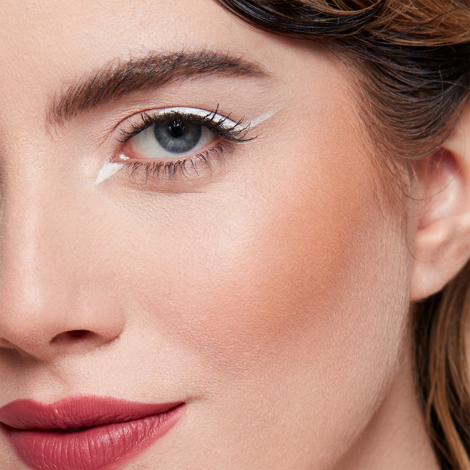 Hypernova Satin Matte Bronzer