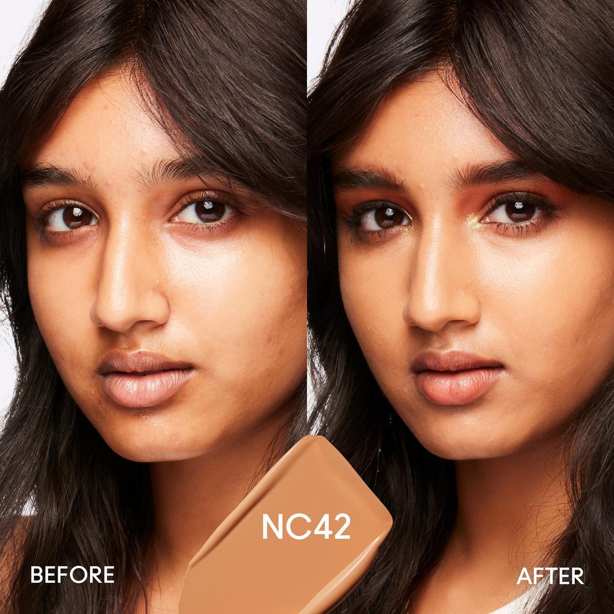 Studio Fix Fluid SPF15 24HR Matte Foundation + Oil Control