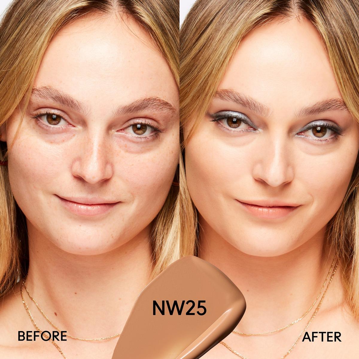 Studio Fix Fluid SPF15 24HR Matte Foundation + Oil Control - NW25