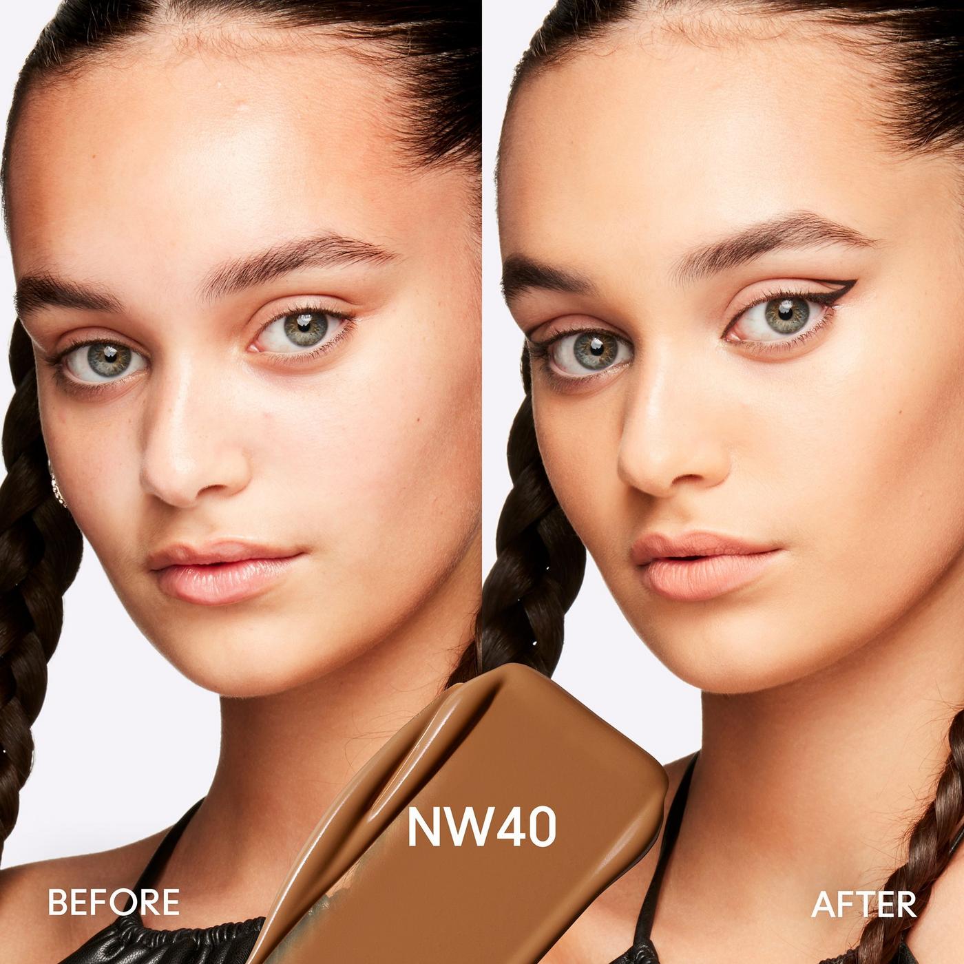 Studio Fix Fluid SPF15 24HR Matte Foundation + Oil Control