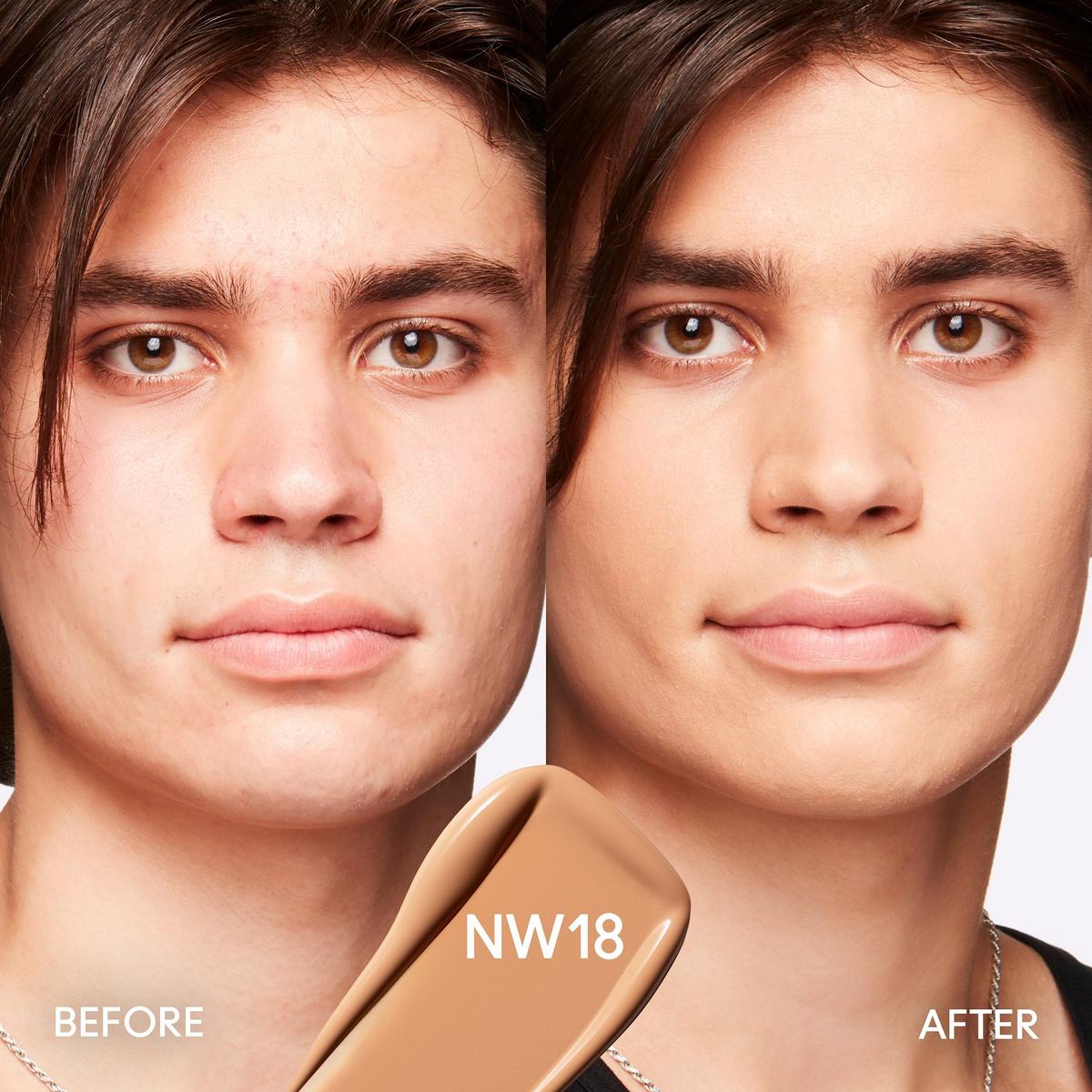 Studio Fix Fluid SPF15 24HR Matte Foundation + Oil Control