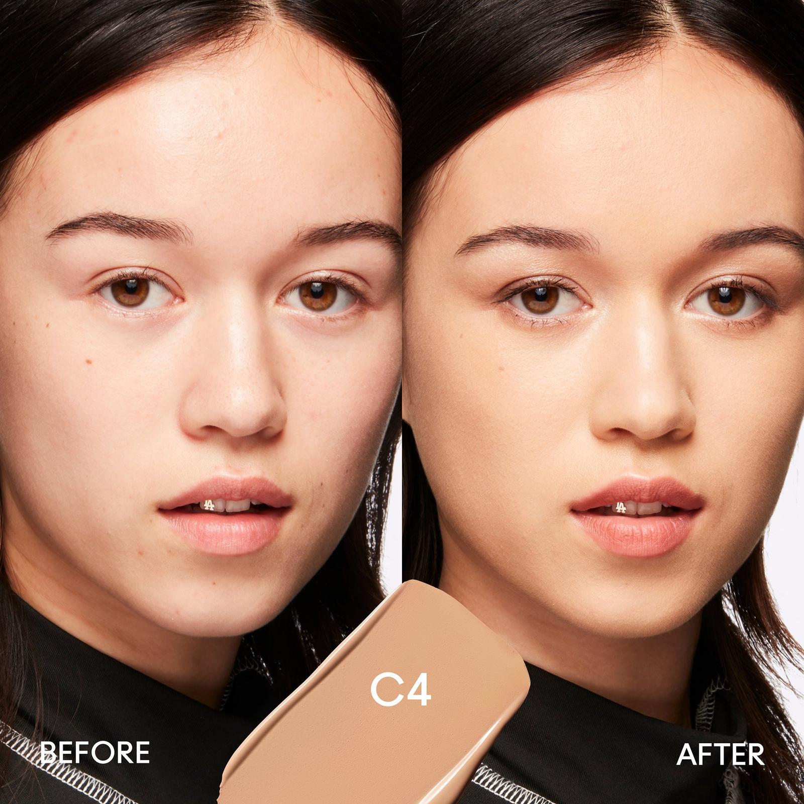 Studio Fix Fluid SPF15 24HR Matte Foundation + Oil Control