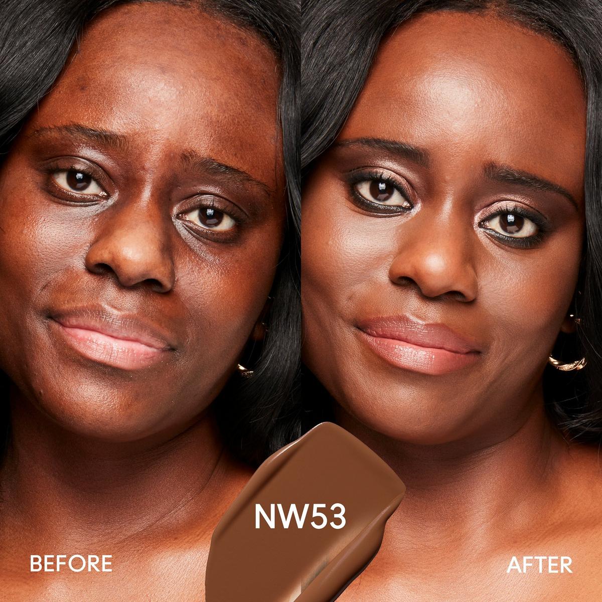 Studio Fix Fluid SPF15 24HR Matte Foundation + Oil Control