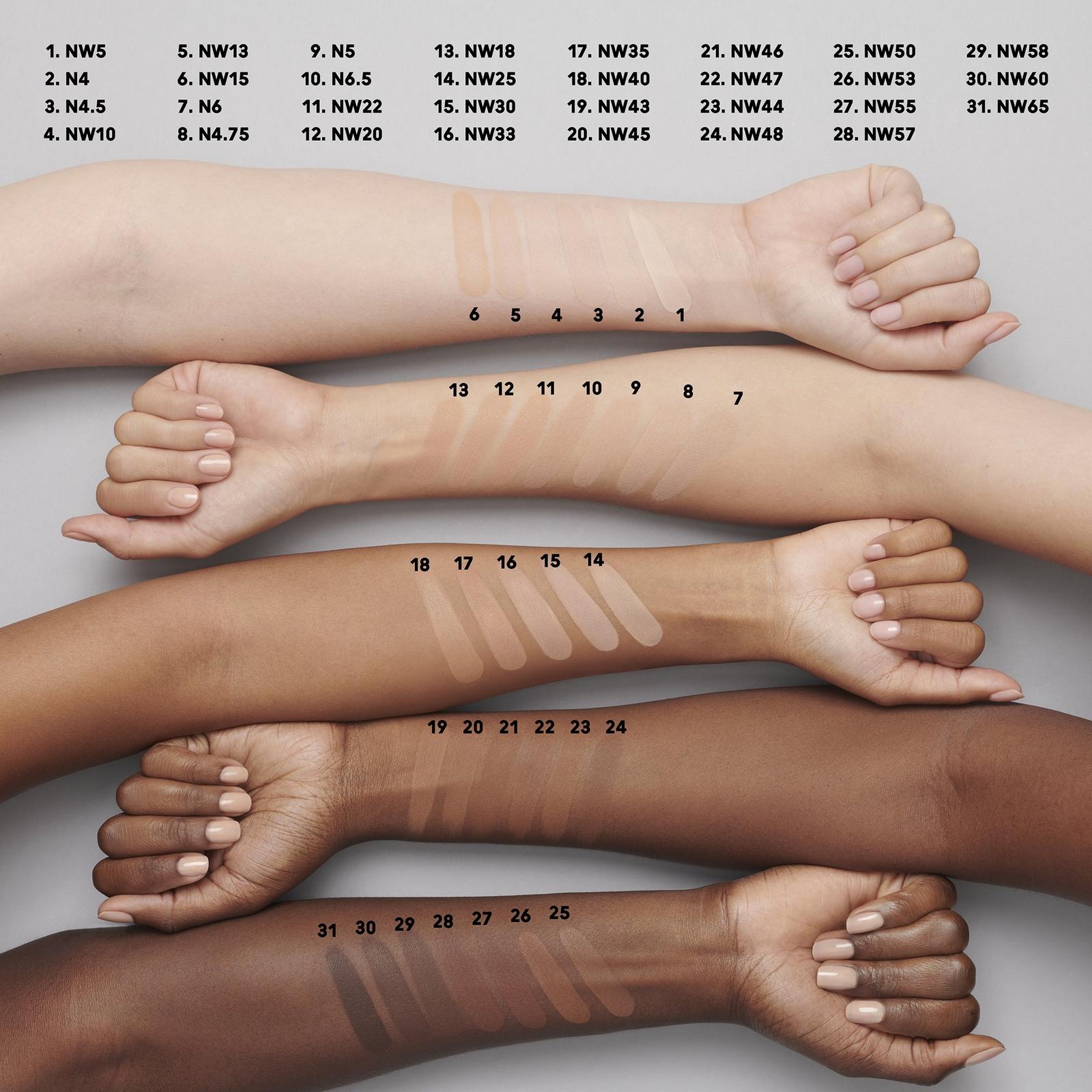 Studio Fix Fluid SPF15 24HR Matte Foundation + Oil Control