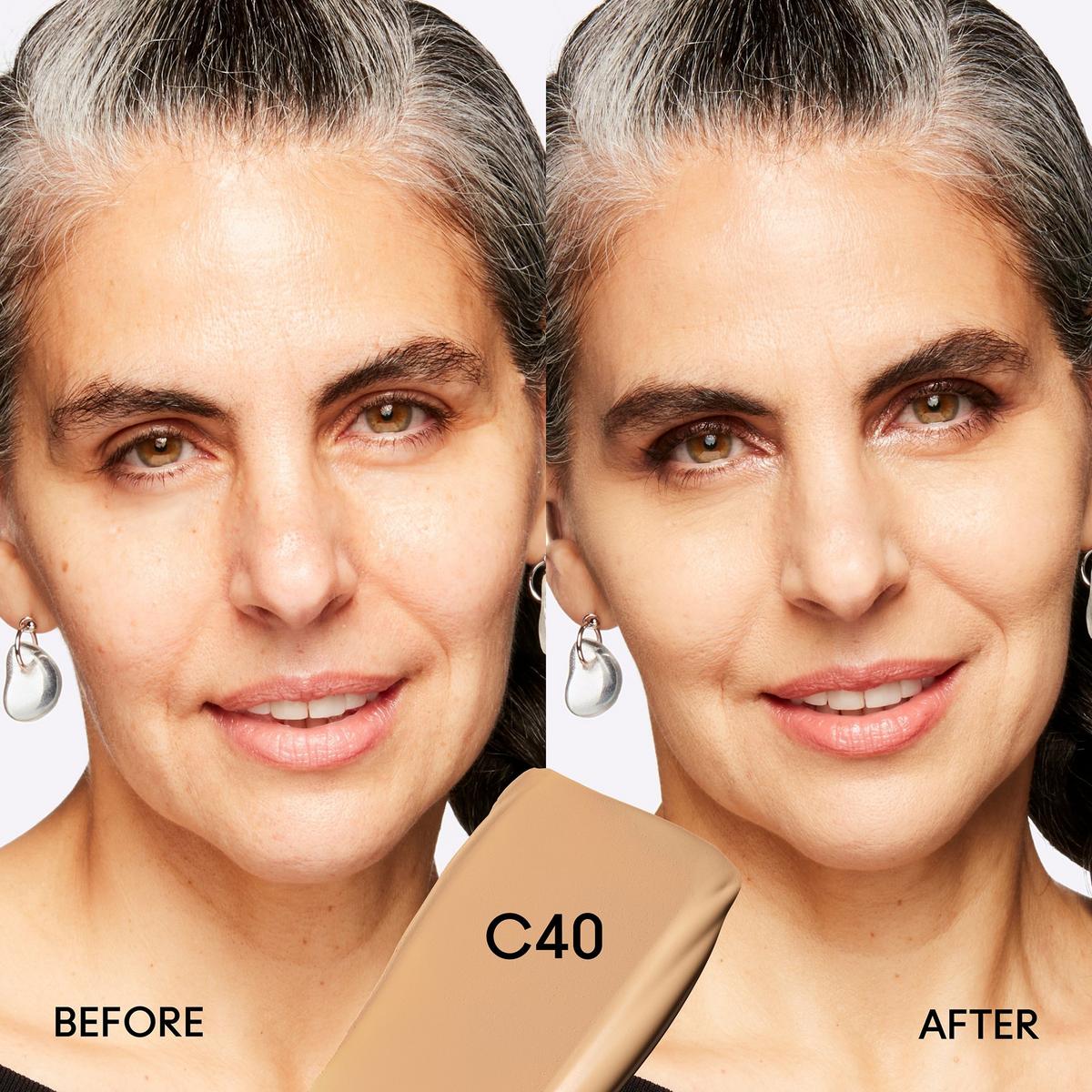 Studio Fix Fluid SPF15 24HR Matte Foundation + Oil Control