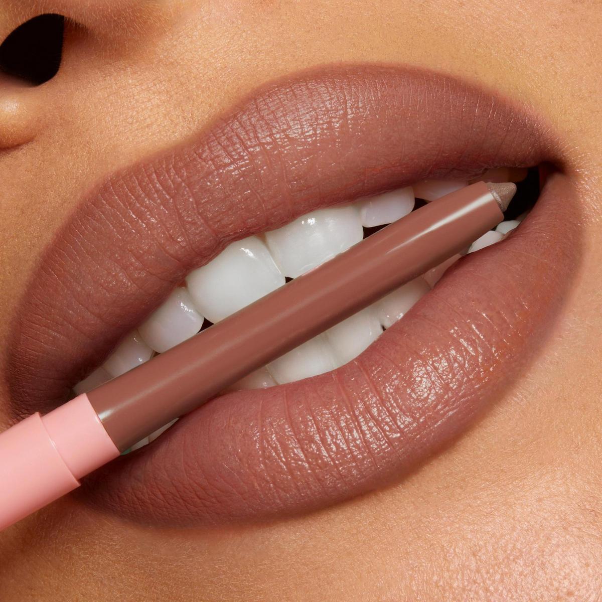 So Juicy Plumping Lip Liner with Peptides