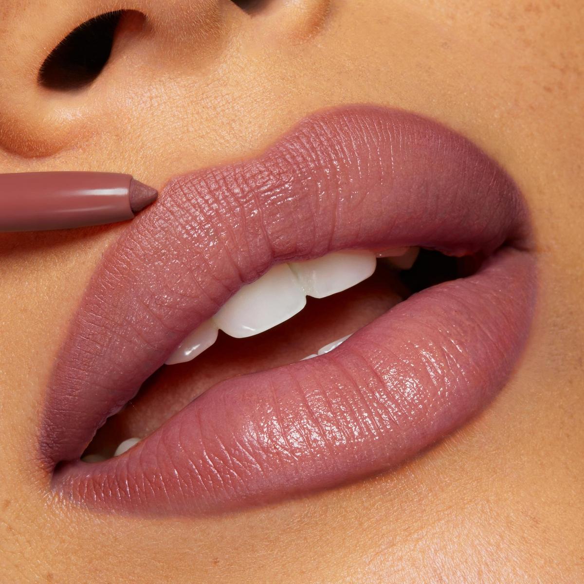 So Juicy Plumping Lip Liner with Peptides