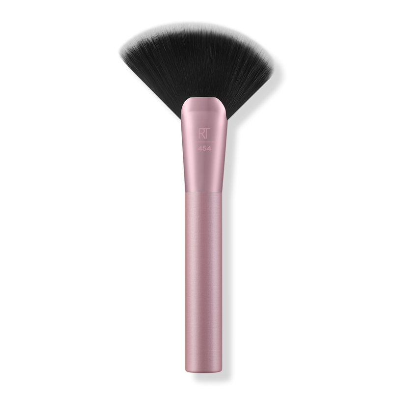 Real Techniques Extra Big Finishing Makeup Brush #1