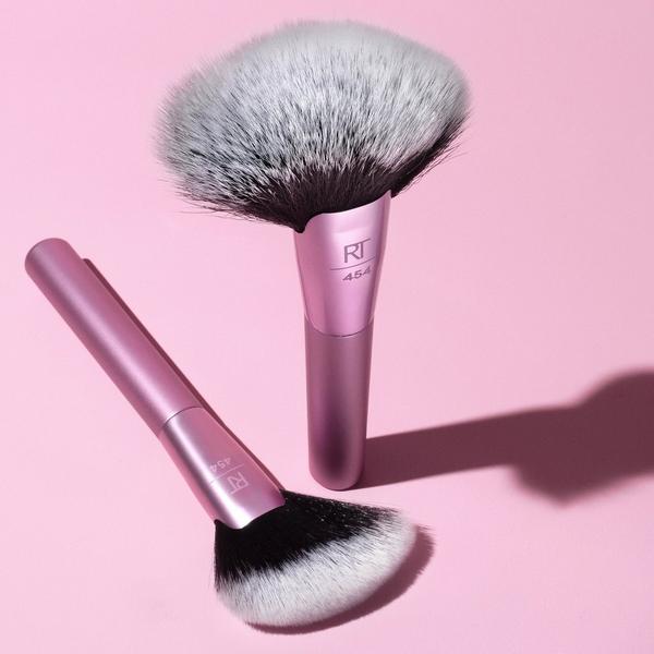 Real Techniques Extra Big Finishing Makeup Brush #2