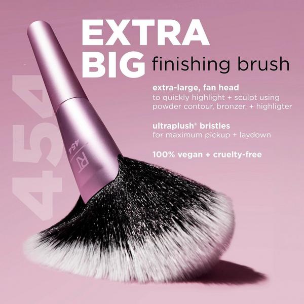 Real Techniques Extra Big Finishing Makeup Brush #3