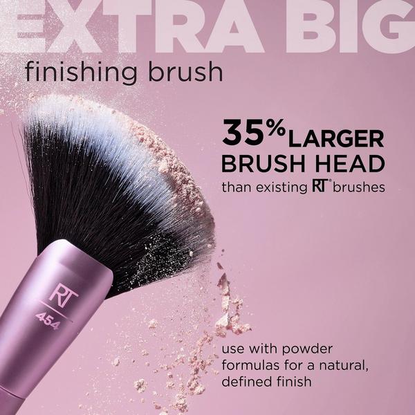 Real Techniques Extra Big Finishing Makeup Brush #4