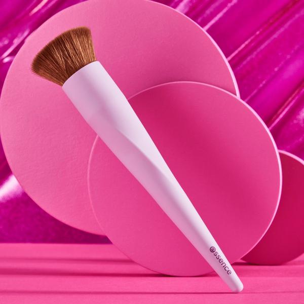 Essence Buff Away Your Problems Make Up Buffer Brush #4