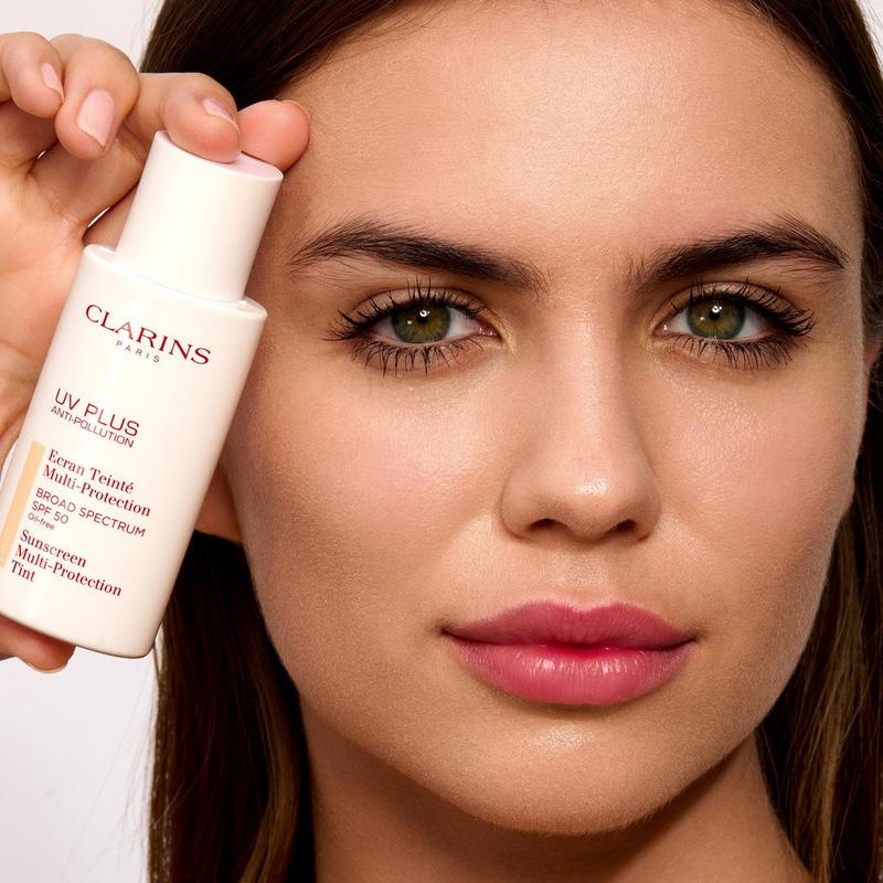 Clarins - Light UV Plus Anti-Pollution Tinted Face Sunscreen SPF