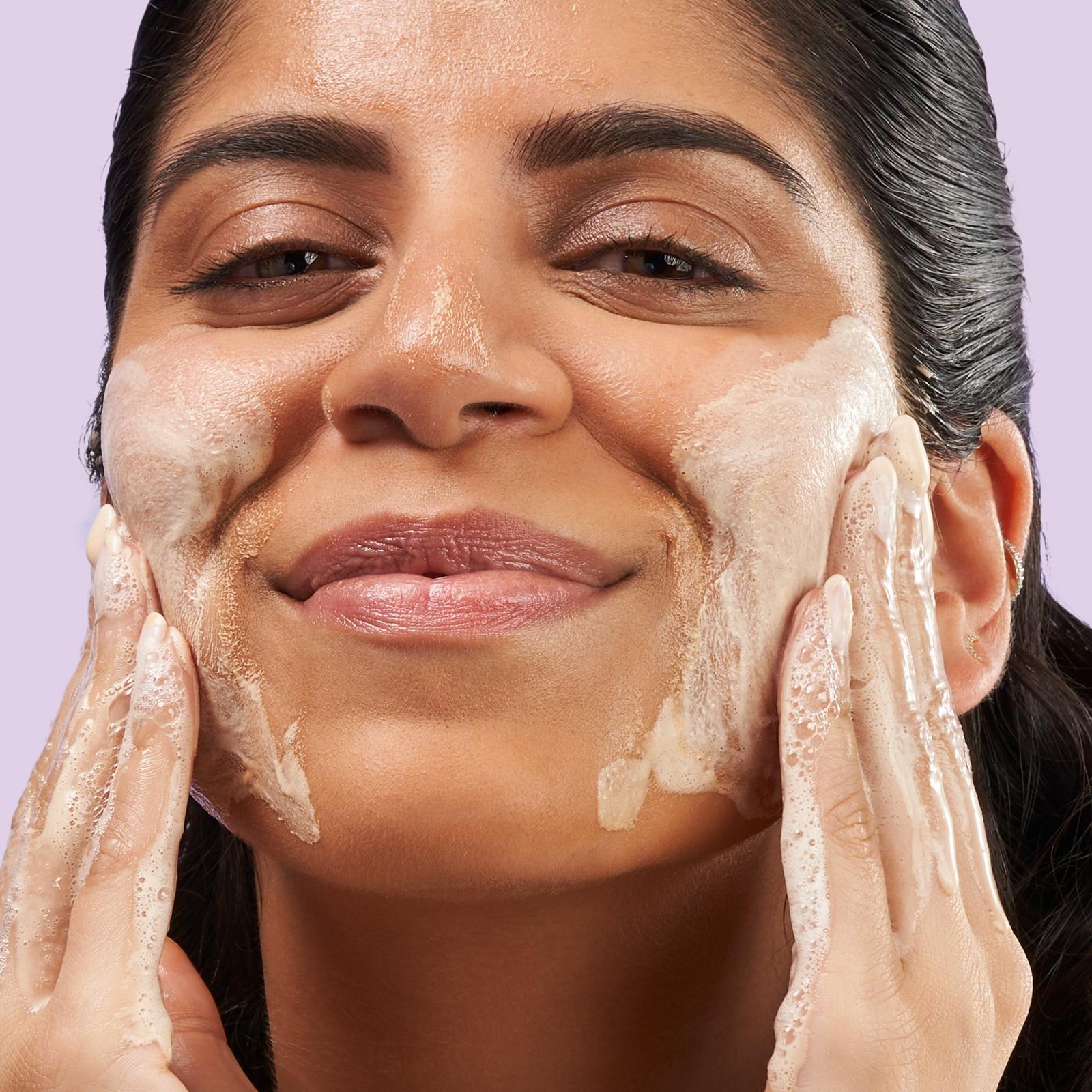 3 in 1 Pore Clarifying Cleanser