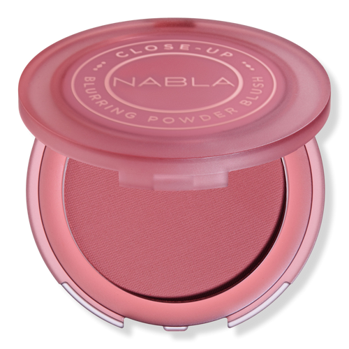 Close-Up Blurring Powder Blush