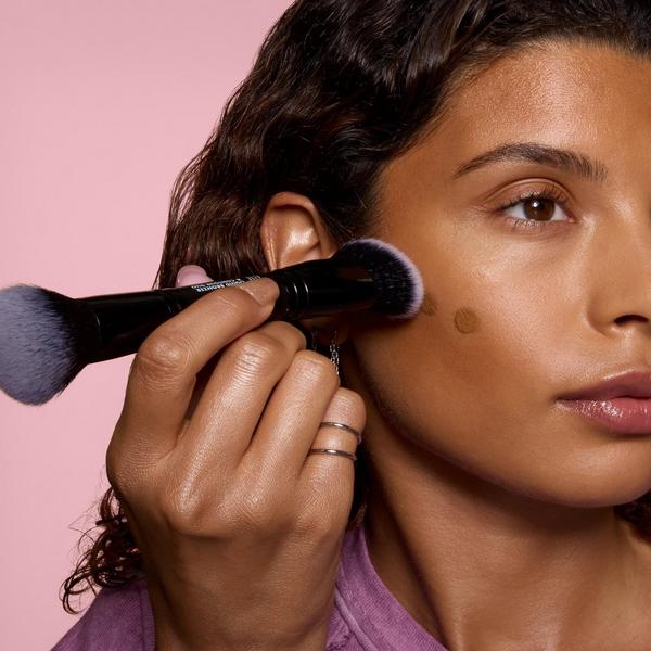 Brocha Duo para Bronzer Líquido y Contorno 4