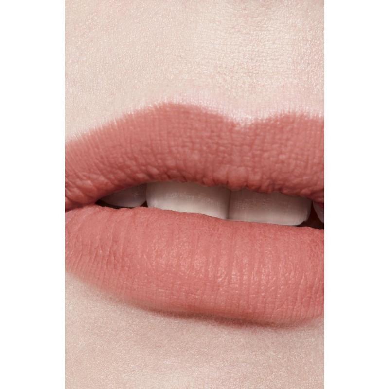 CHANEL - 204 Troublante ROUGE ALLURE LIQUID VELVET Ultrawear