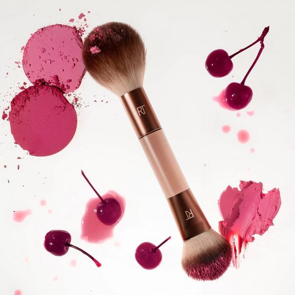 Real Techniques Cherry On Top It's All Blush Makeup Brush #4