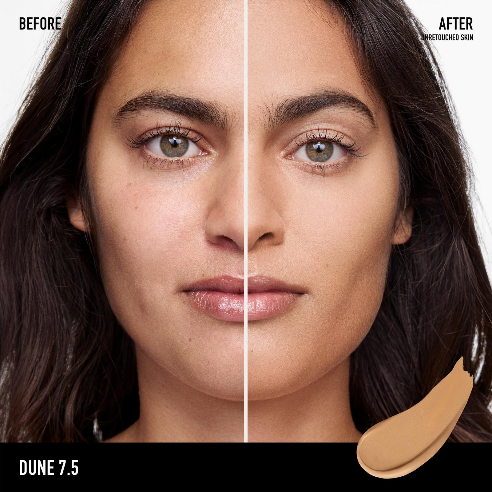 COMPLEXION RESCUE Natural Matte Tinted Moisturizer Mineral SPF 30 - Dune 7.5