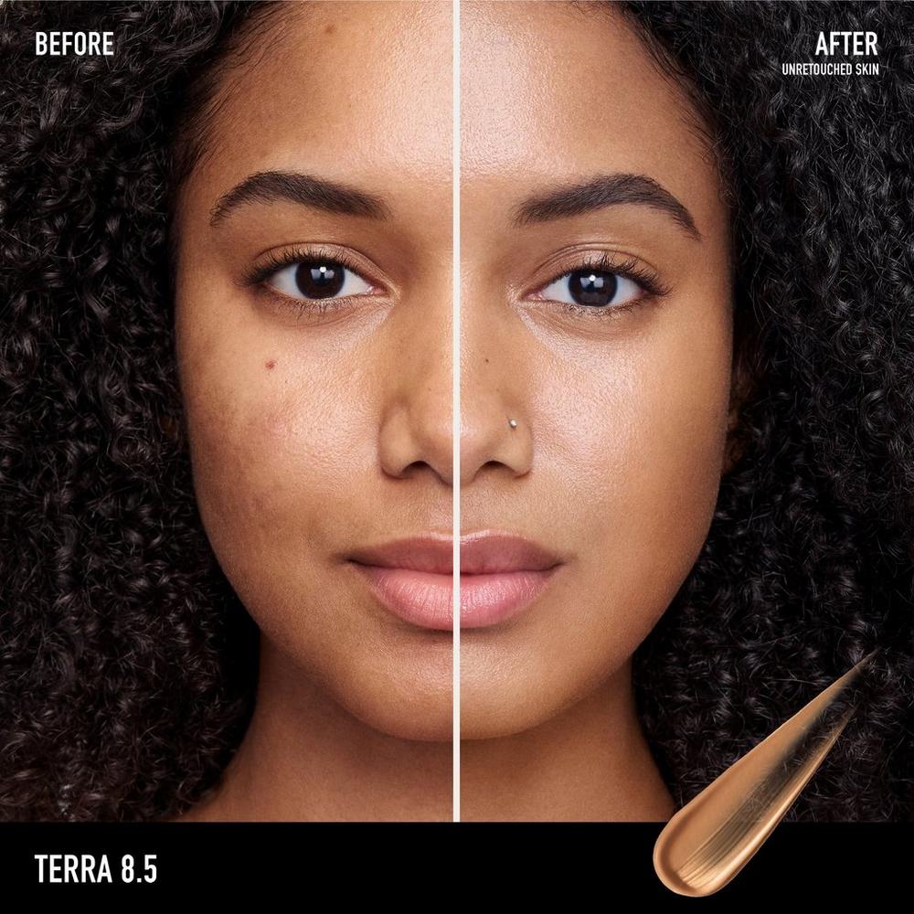 COMPLEXION RESCUE Tinted Moisturizer with Hyaluronic Acid and Mineral SPF 30 - Terra 8.5