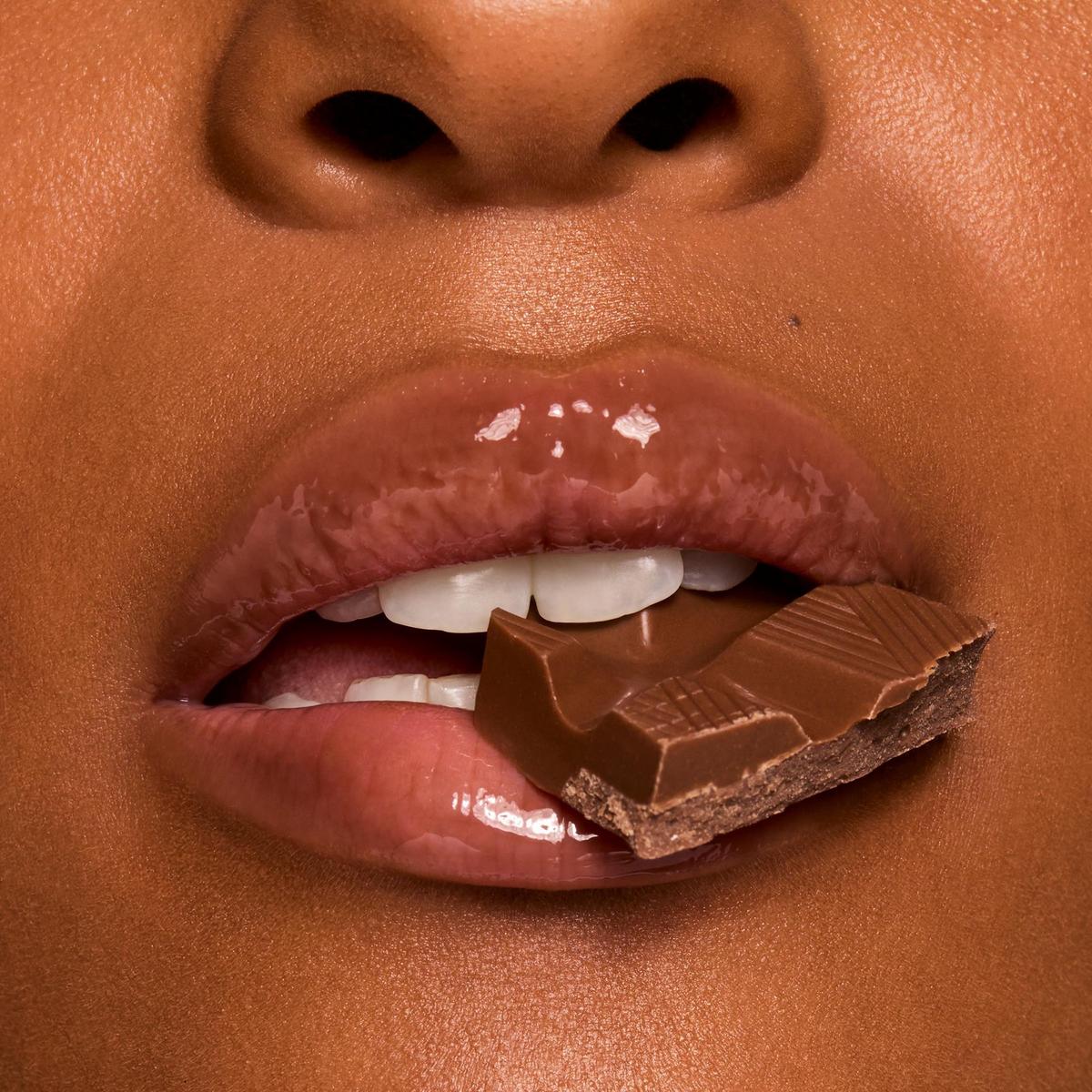 Fresh Kiss Glossy Lip Balm - Chocolate Milkshake