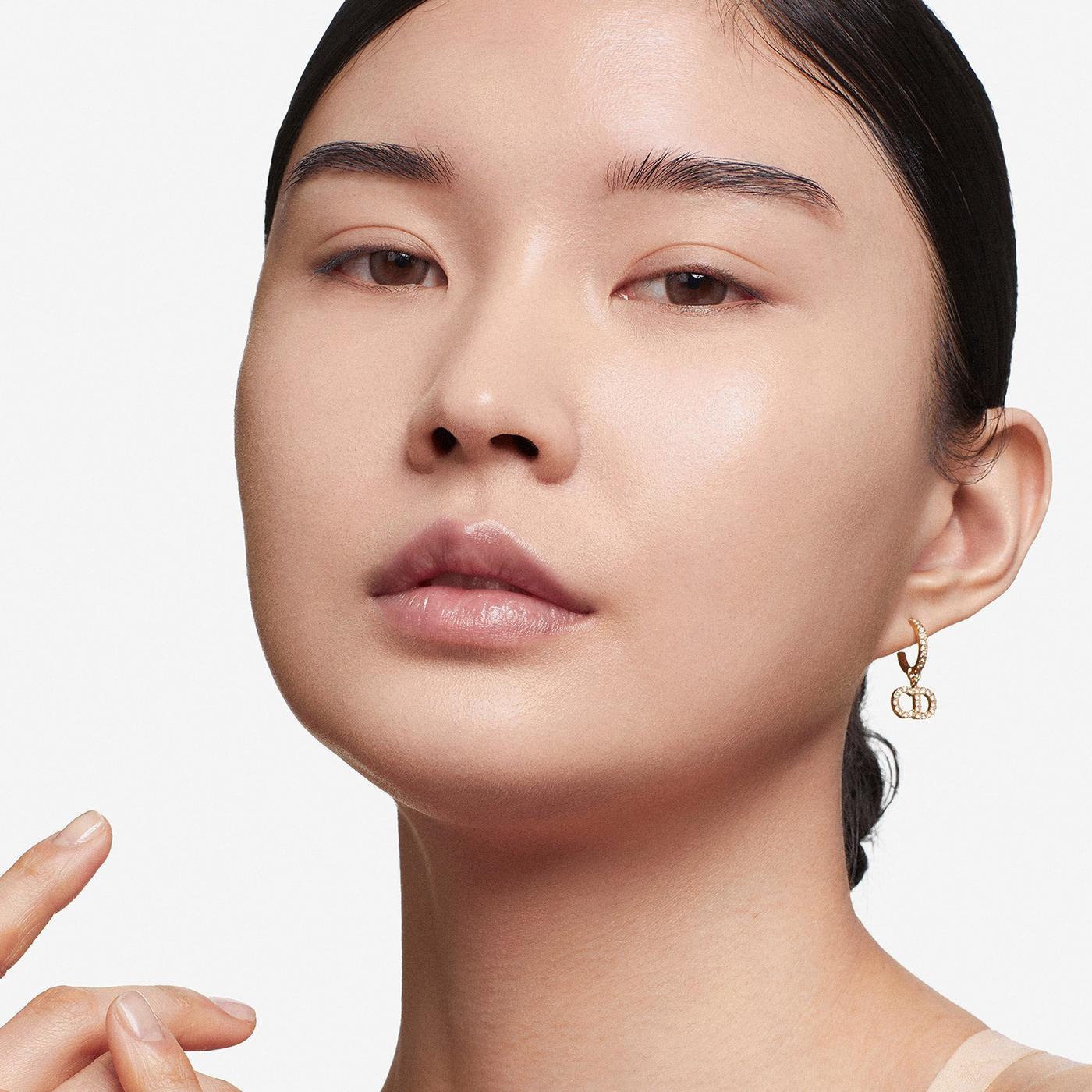 Forever Hydra Nude Foundation