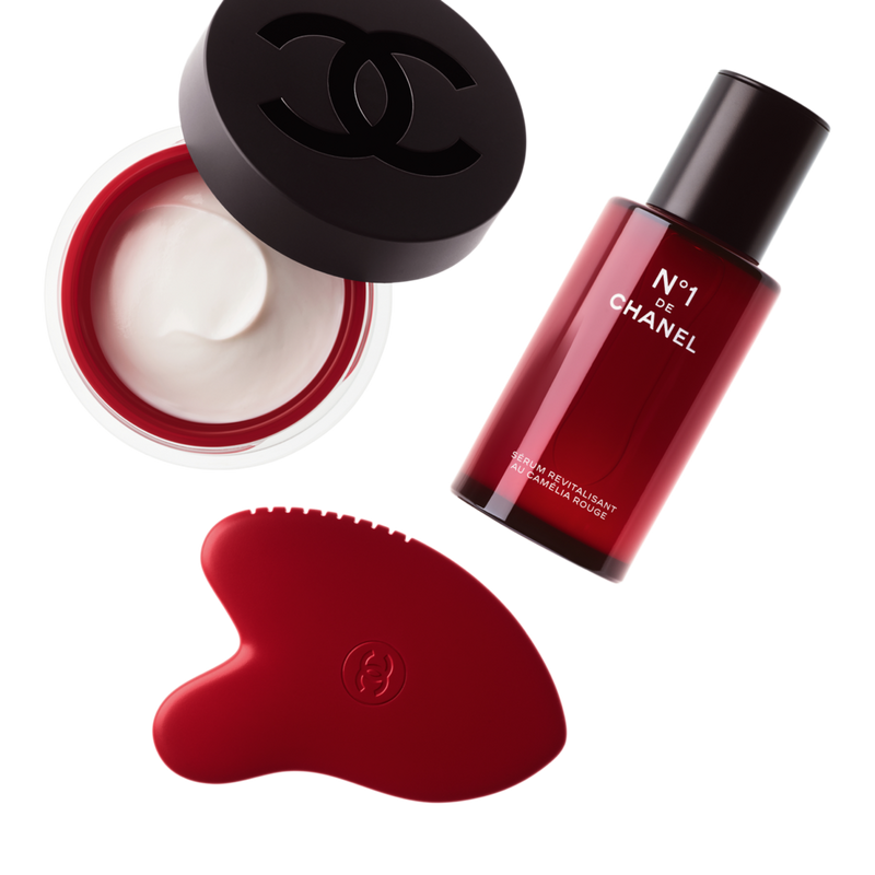 CHANEL - N°1 DE CHANEL Massage Accessory Strengthens - Stimulates