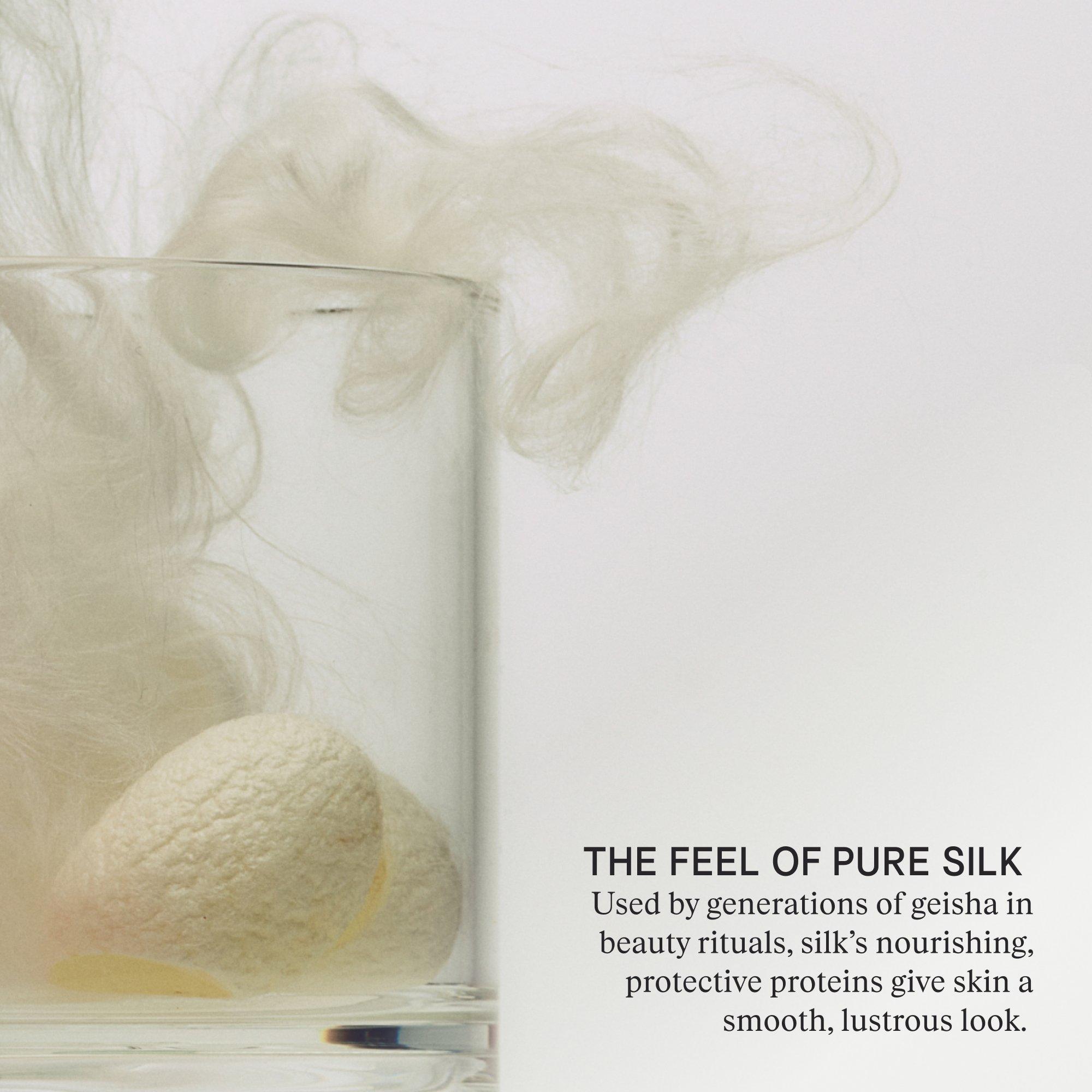 Невесомый минеральный солнцезащитный крем Tatcha The Silk Sunscreen SPF 50 — фото 7