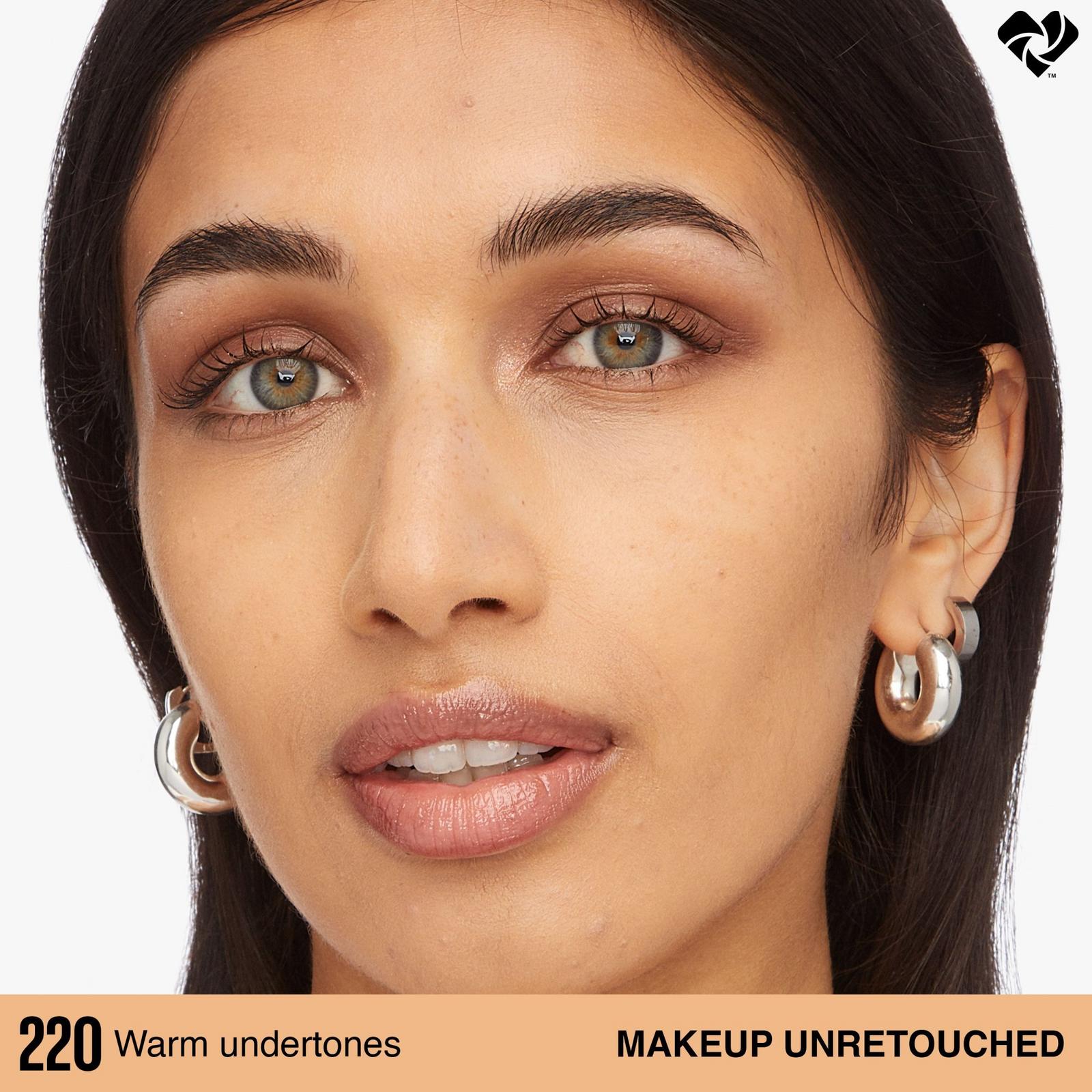 Super Stay Up to 30HR Wear Lumi-Matte Longwear Foundation - 220