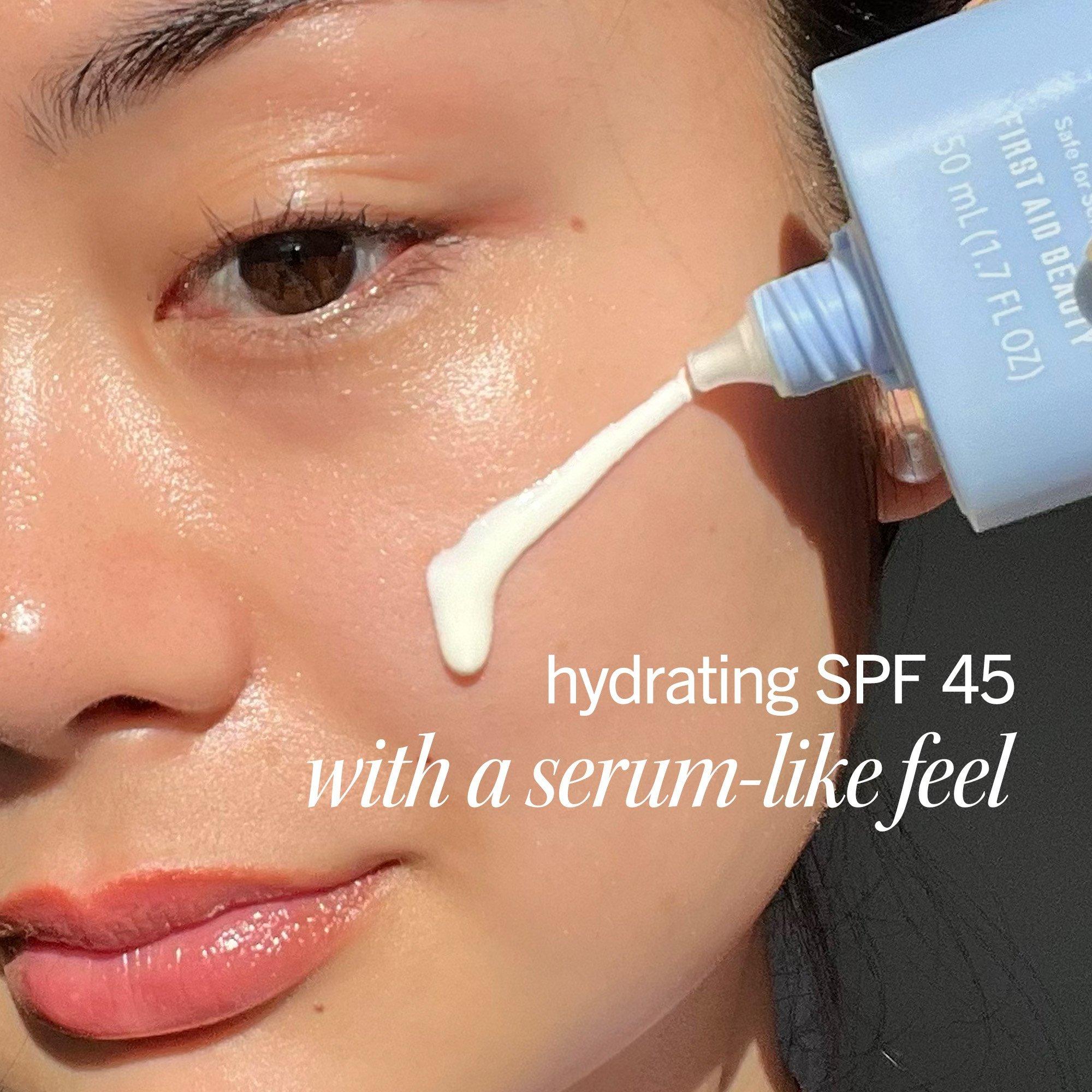 Увлажняющее солнцезащитное молочко First Aid Beauty с коллоидным овсом, SPF 45 — фото 2